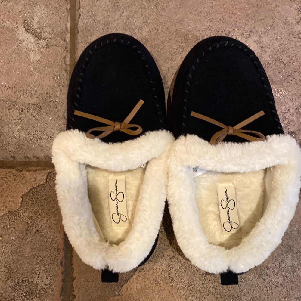 Jessica Simpson slippers size 6-7